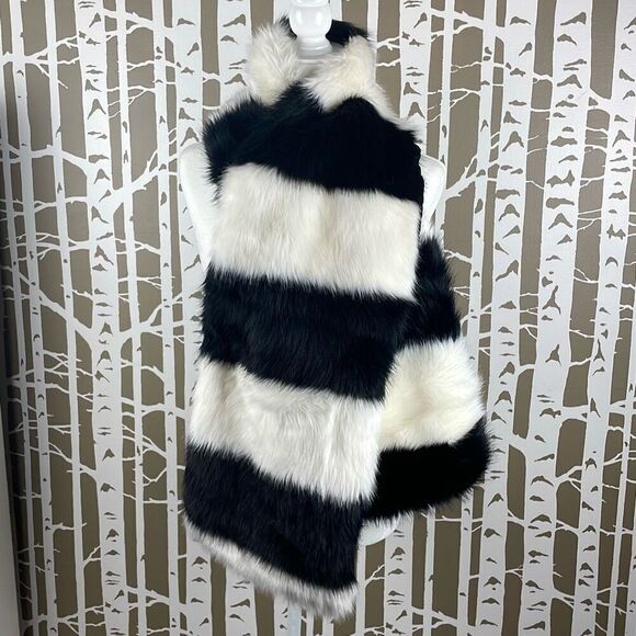 Faux Fur Black White Stripe Scarf - Picture 1 of 8